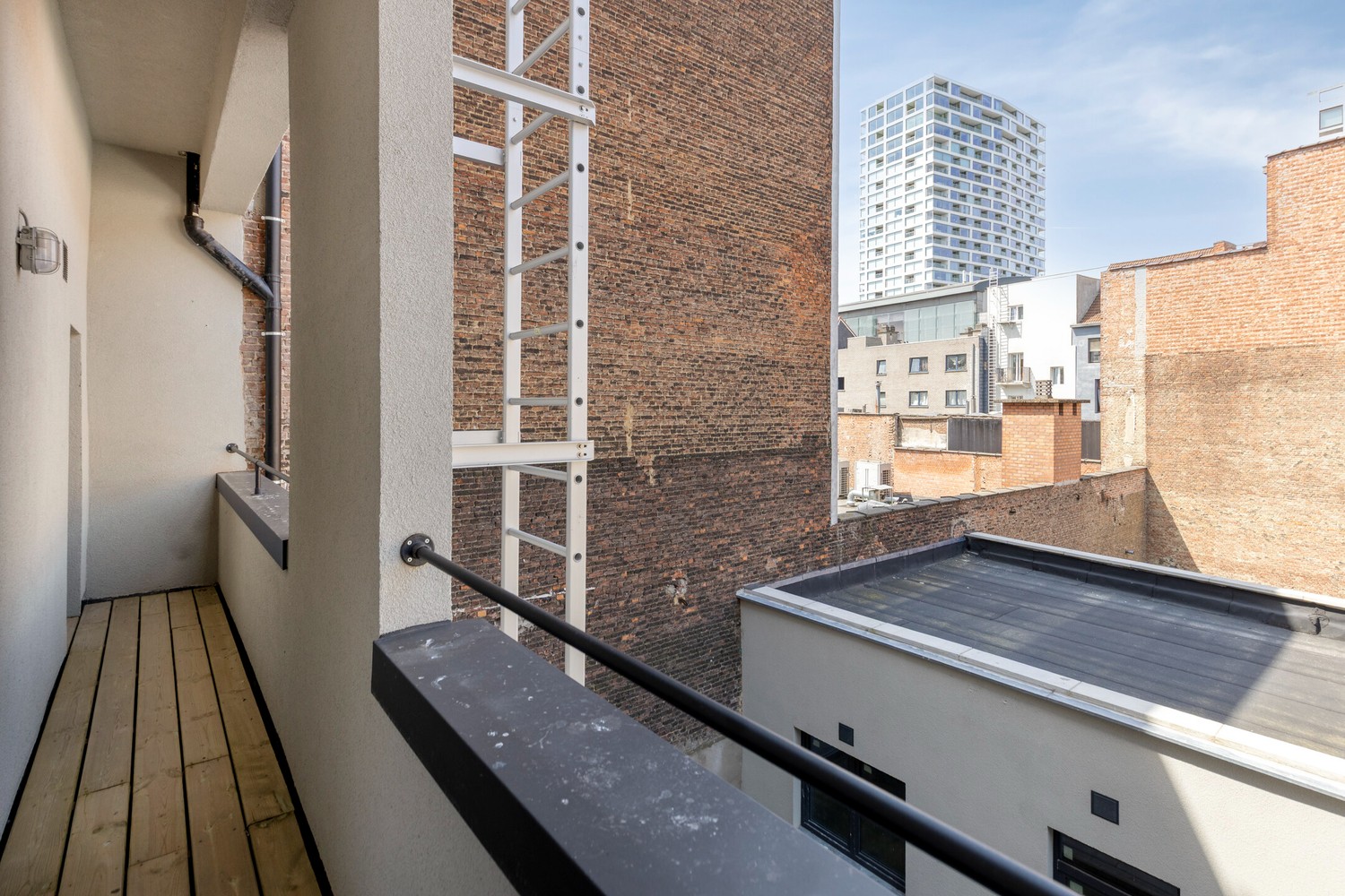 Gerenoveerd 2-slaapkamerappartement met terras in hartje Antwerpen - photo 4