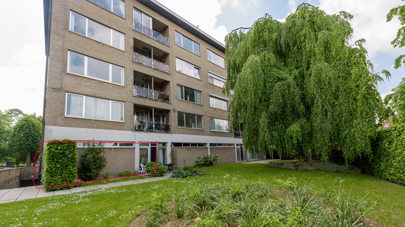 Gerenoveerd gelijkvloersappartement - photo 1