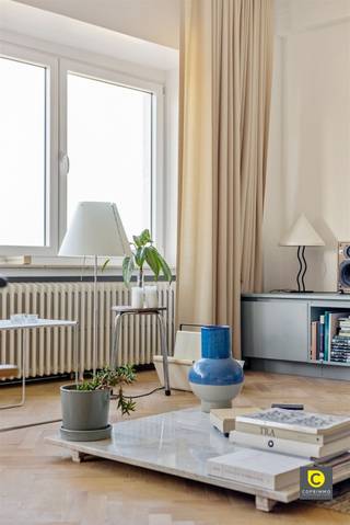 Lumière, luxe et caractère avec une vue magnifique sur Anvers Cet appartement élégant et prêt à l'emploi se trouve dans un emplacement de choix au...