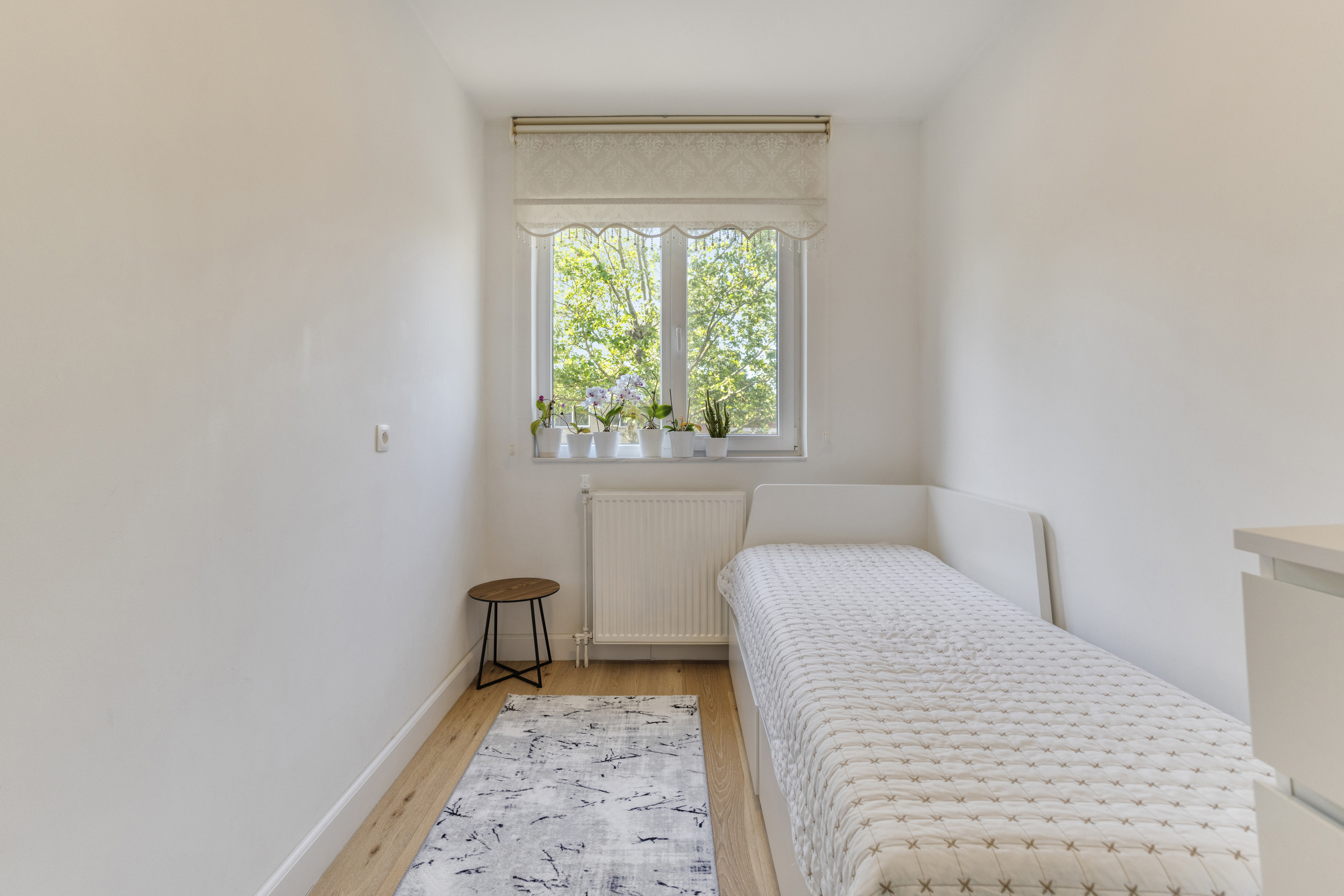 Gerenoveerd appartement op 2de verdieping met garage. - foto 5