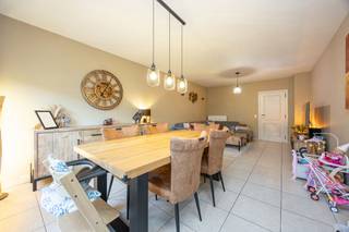 Deze charmante rijwoning in de Achterstraat 223 combineert comfort, ruimte en gezelligheid op een uitstekende centrale locatie. De woning is...