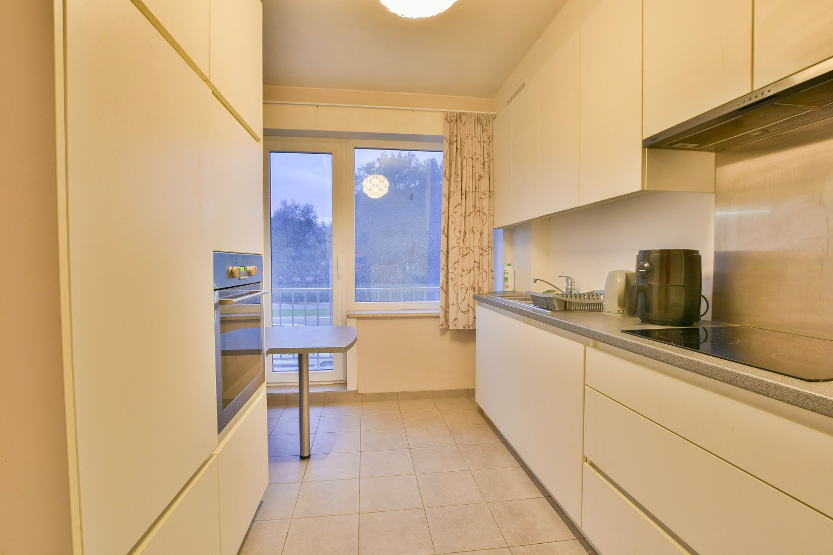 Lichtrijk twee slaapkamer appartement te huur in Oostende - foto 5