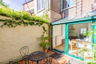 Uitstekend gelegen in een rustige straat vlak bij station Gent-Sint-Pieters en het stadscentrum. Dankzij de centrale ligging vormt deze woning...