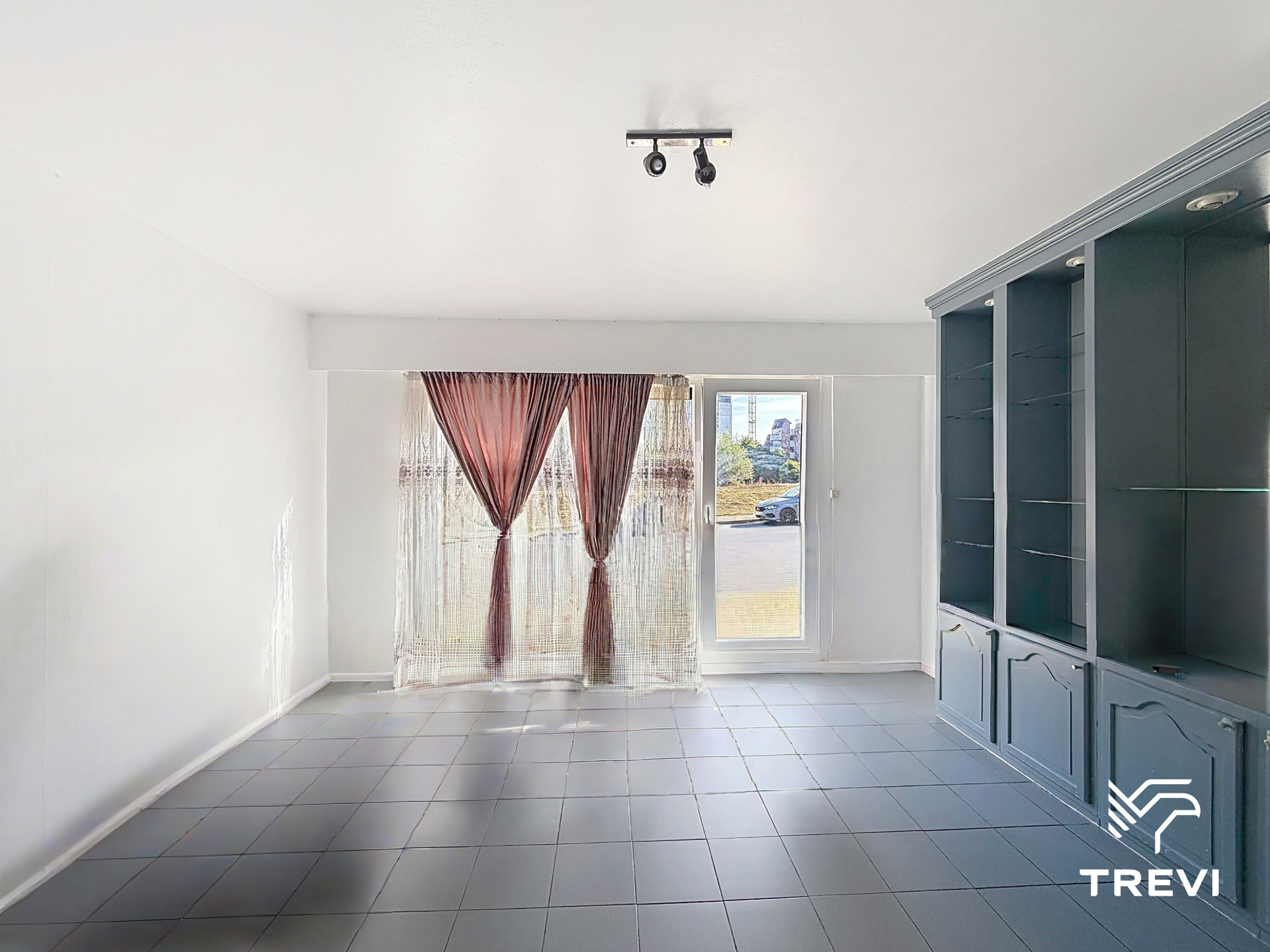 Gerenoveerd appartement met 1 slaapkamer + parkeerplaats - foto 4