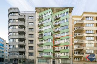 Dit op te frissen appartement is gelegen op de derde verdieping van de Residentie Arioso en biedt een prachtig zijdelings zeezicht. Bij...