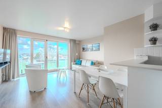 Prachtig 1-slaapkamer appartement te koop te Middelkerke, Westendelaan 100L. Dit instapklaar appartement bevindt op de eerste verdieping en...