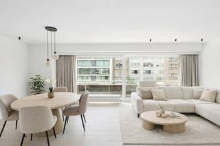 OPENDEURDAG: ZATERDAG 21FEBRUARI 2026 VAN 11U TOT 13U - ELIZABETLAAN 341 TE KNOKKE-HEIST.Mooi gerenoveerd appartement met 2 slaapkamers goed gelegen...