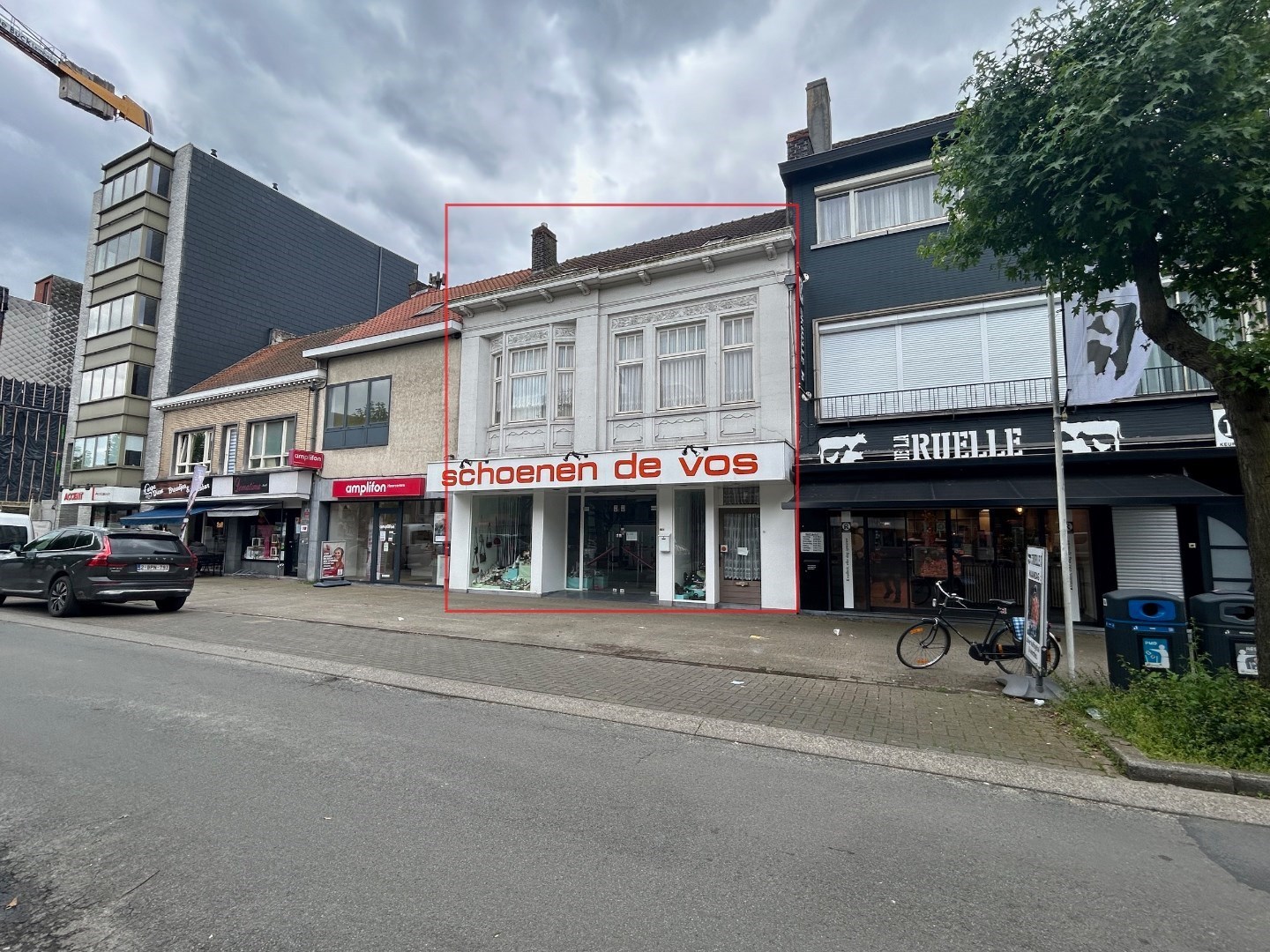 Top gelegen handelsruimte met woonst op de Grote Markt te Zelzate! - foto 2