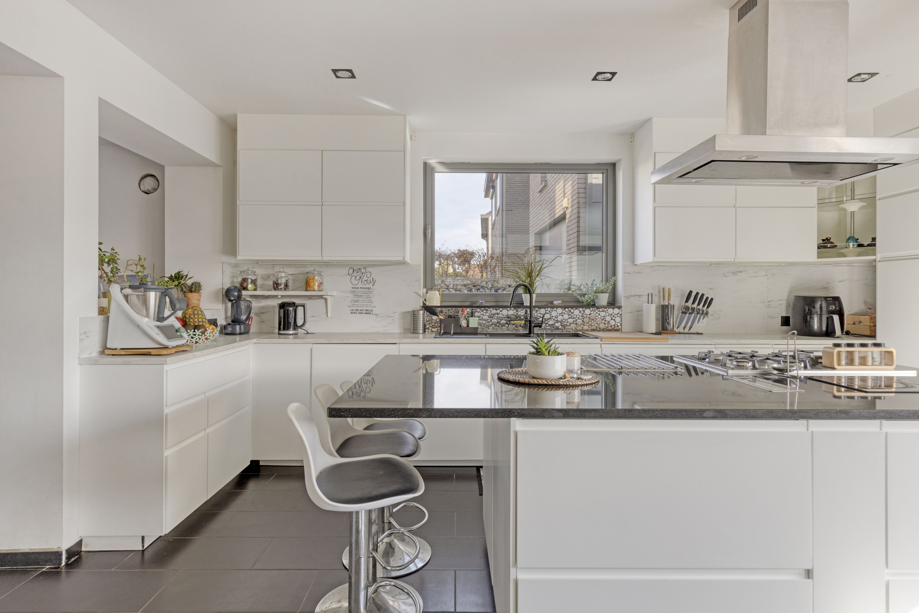 Instapklaar gerenoveerd huis met 5 slaapkamers  - foto 4