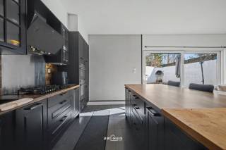 Deze charmante woning , gelegen in het groene en rustige Bornem, combineert karakter met comfort en biedt een ideale leefomgeving voor wie op zoek...