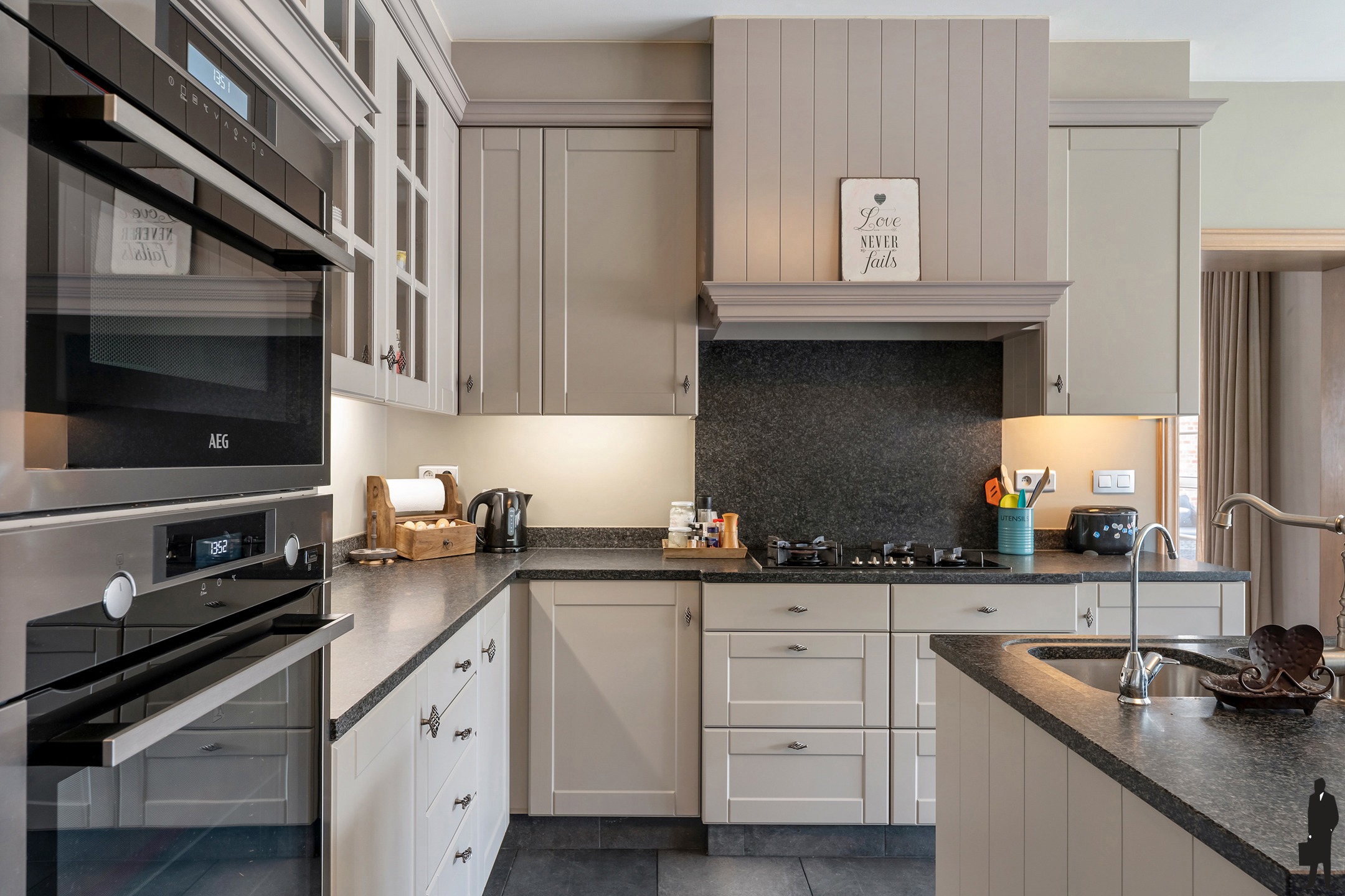 Uitzonderlijke hoevilla met paardenfaciliteiten op ca. 1 ha - foto 5