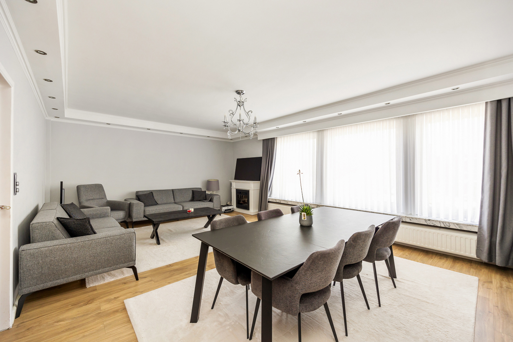Ruim 3-slaapkamerappartement met terras in Wilrijk - foto 3