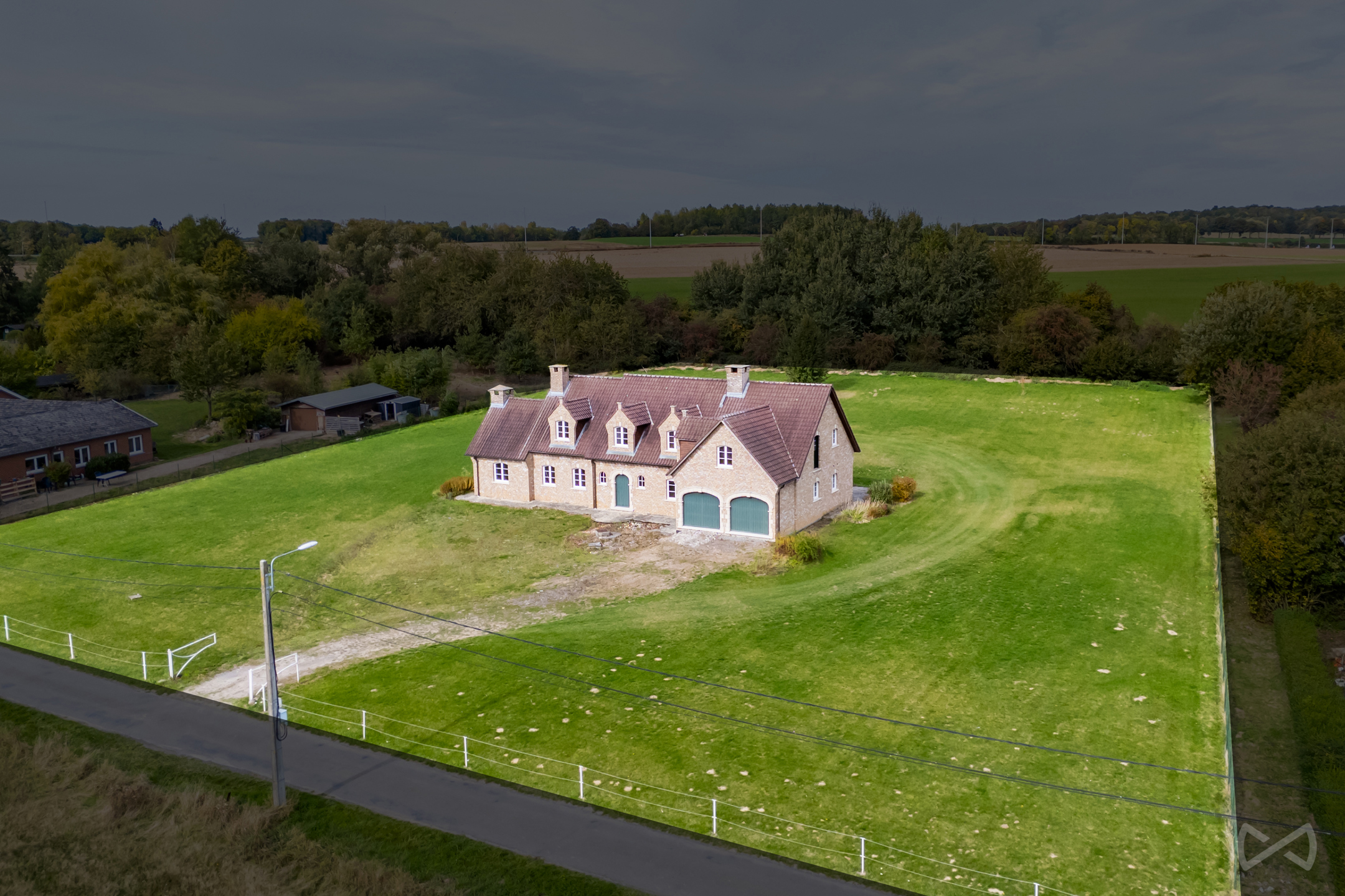 Huis te koop in Erquelinnes met 4 slaapkamers - foto 1