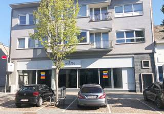 Mooi groot handelspand te huur, gelegen te Mol, Lakenmakersstraat 29-31. Het pand heeft een oppervlakte van 915 m² en een grote...