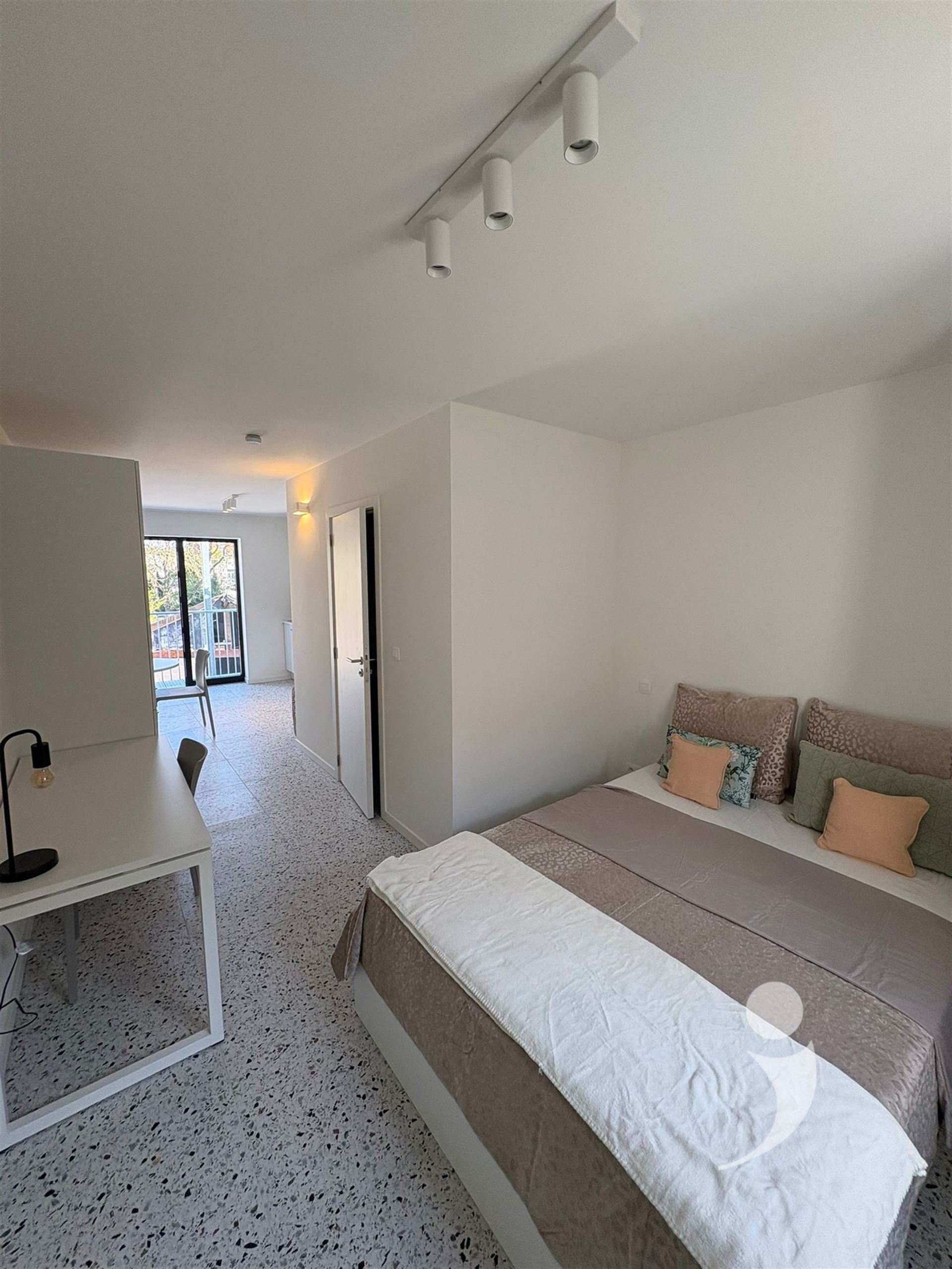 Studentenstudio 00.01 - foto 1