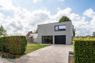 Op een rustige ligging in Adegem, vinden we deze smaakvol gerenoveerde woning. De ruime, vrijstaande woning onderging een totaal renovatie en is...