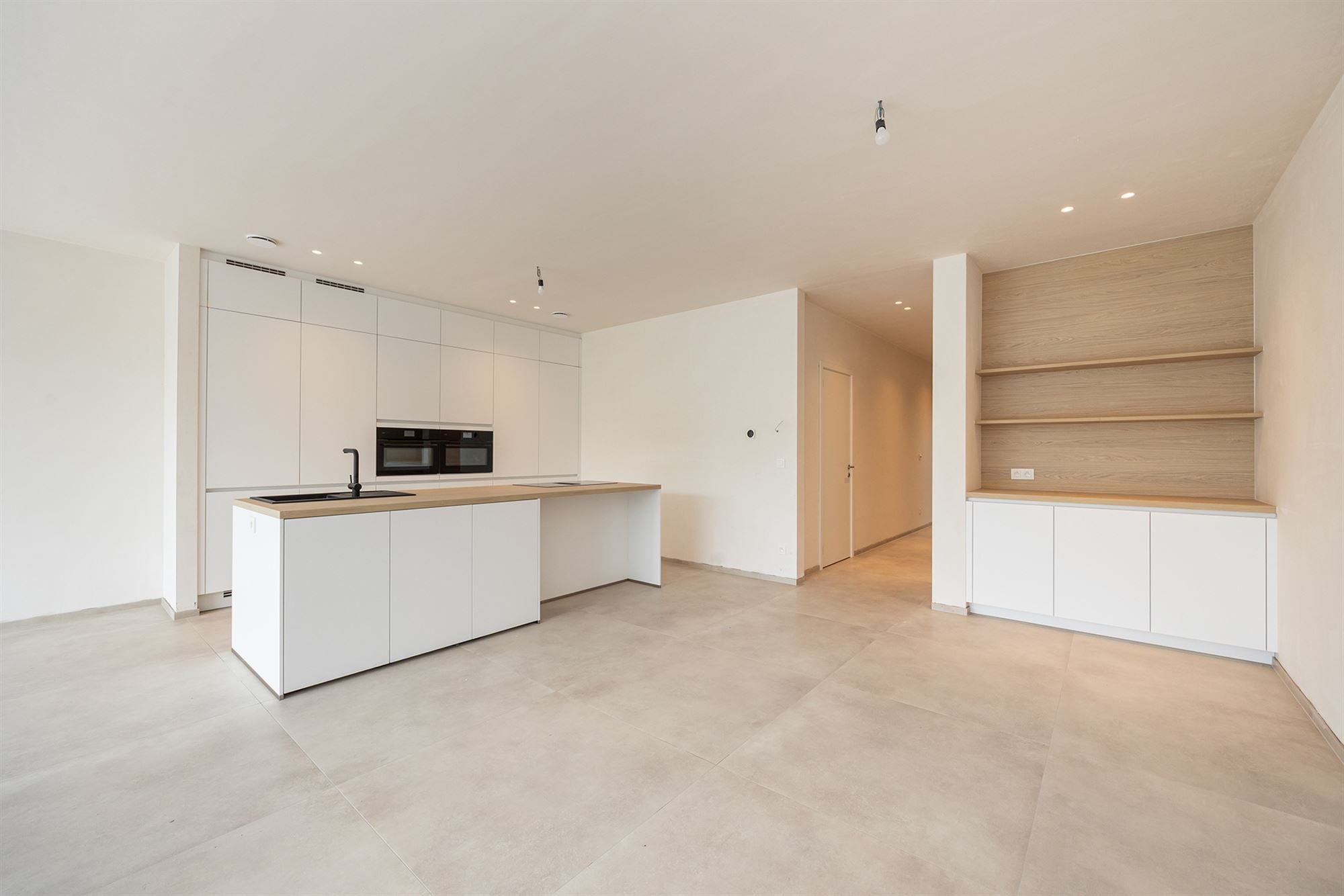 Gesloten nieuwbouw met 4 kamers, 2 badkamers, garage en tuin - foto 4