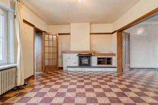 When you enter the house, you immediately notice the pleasant light and the feeling of spaciousness. With a living area of no less than 207 m². A spacious studio adjoins the house. You can thus further expand the home, turn it into a studio or even a practice space. In addition, the house has a complete basement, which provides an unprecedented amount of extra functional space. Via the fixed staircase to the attic space, 2 additional bedrooms can be created.The total plot of 689 m² offers a beautiful outdoor area where you can relax. A very special advantage is the exit from the rear of the plot. This not only makes the property easily accessible, but also connects you directly to the region's most beautiful walking and cycling routes.Contact us today for more info or an on-site visit at 0477 56 02 71 - xan.debaenst@dewaele.comRegister of measures: no