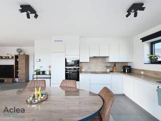 Recente woning voorzien van alle comfort.  De bel-étage is bijzonder ruim, werd ingericht met duurzame kwaliteitsvolle materialen en heeft een...
