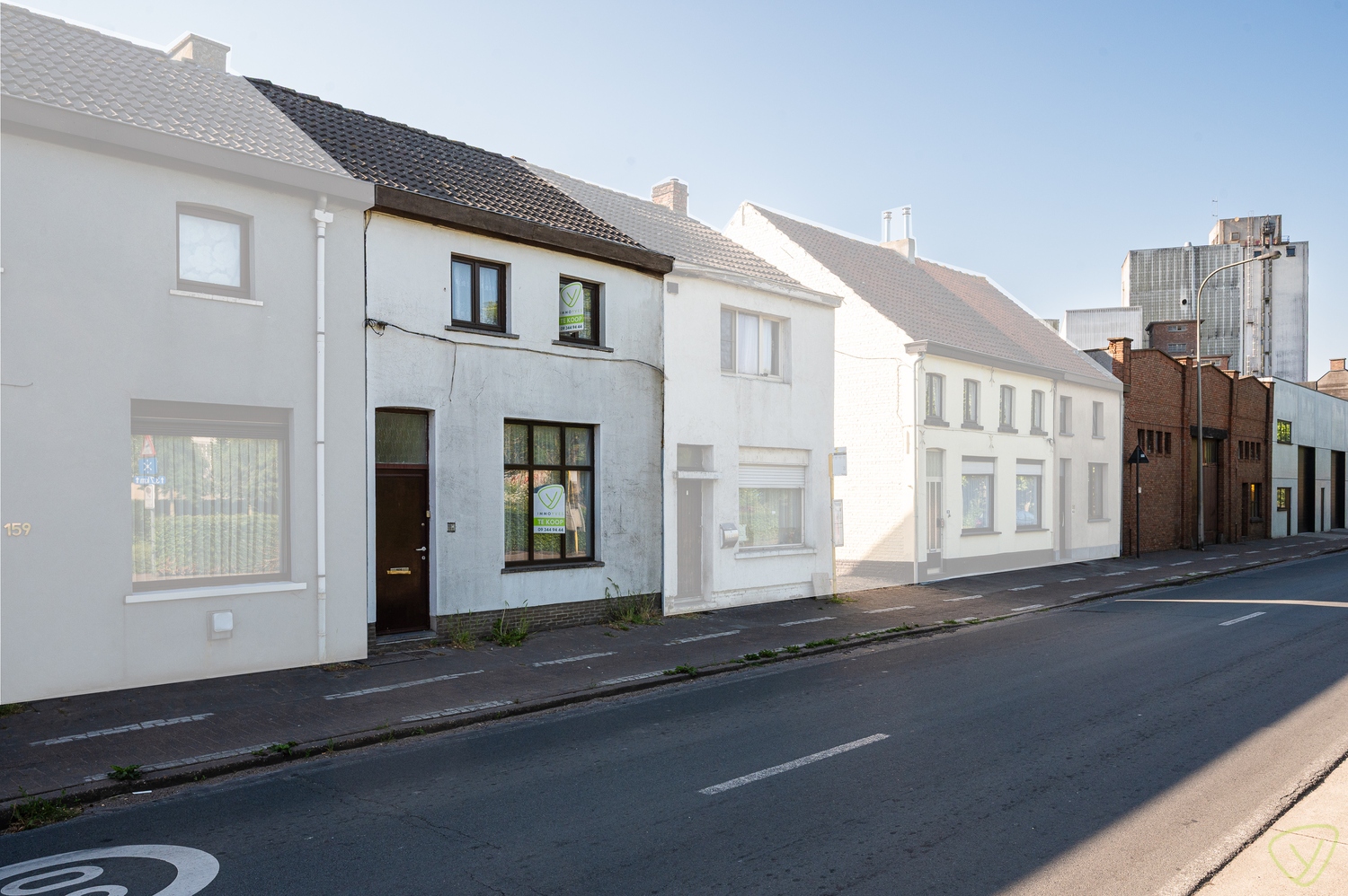 Te renoveren woning met veel potentieel - foto 1