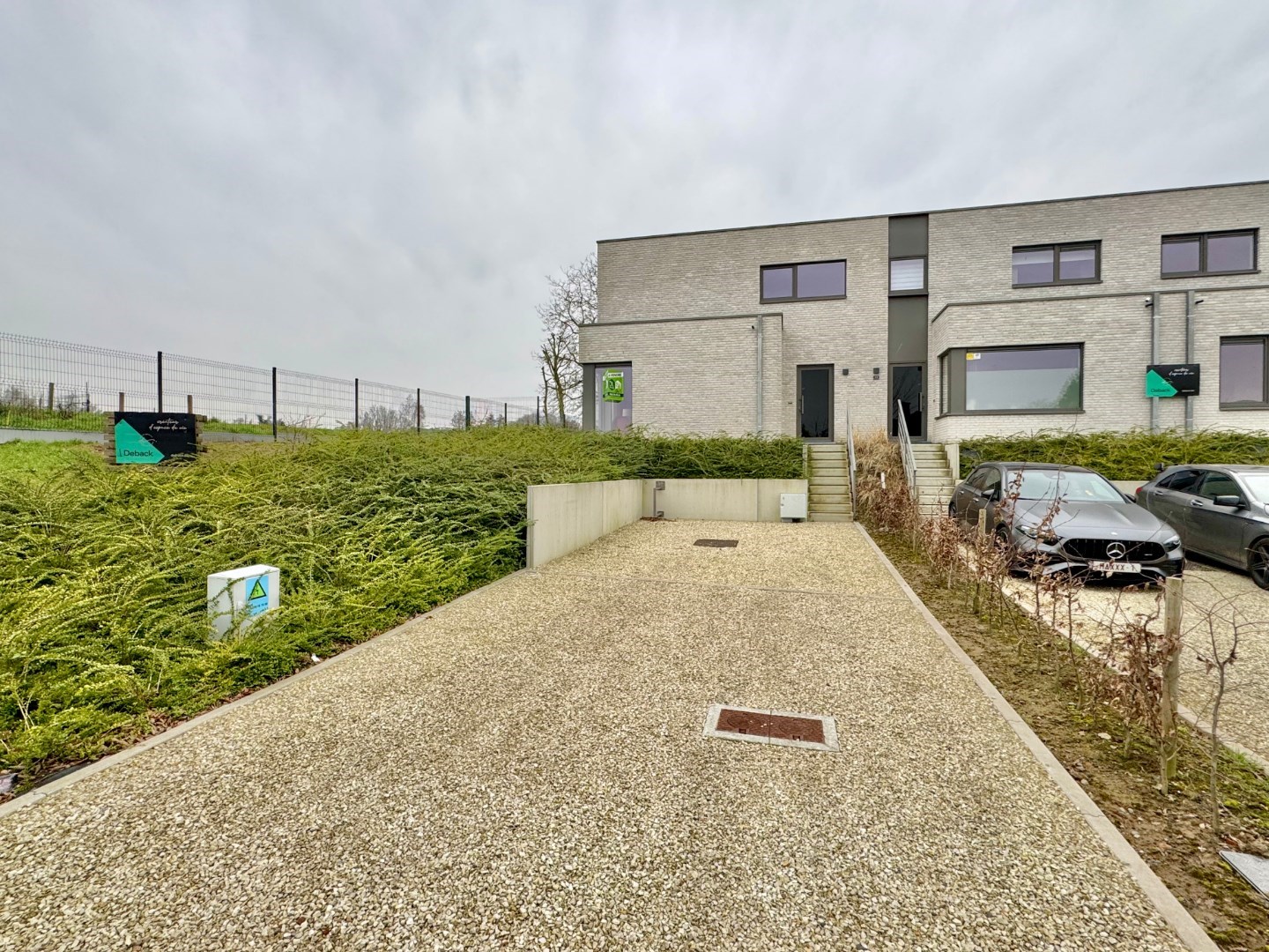 LOT 1 - HOB OP EEN PERCEEL VAN 352M² MET 3 SLPKS, GROTE OPRIT EN RUIME TUIN - foto 2