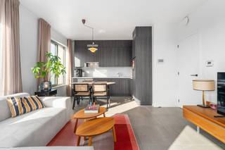 Bent u op zoek naar een mooi onderhouden appartement, met EPC A, gelegen op een TOPlocatie? Lees hier dan zeker even verder!2deV: Bij het binnen...