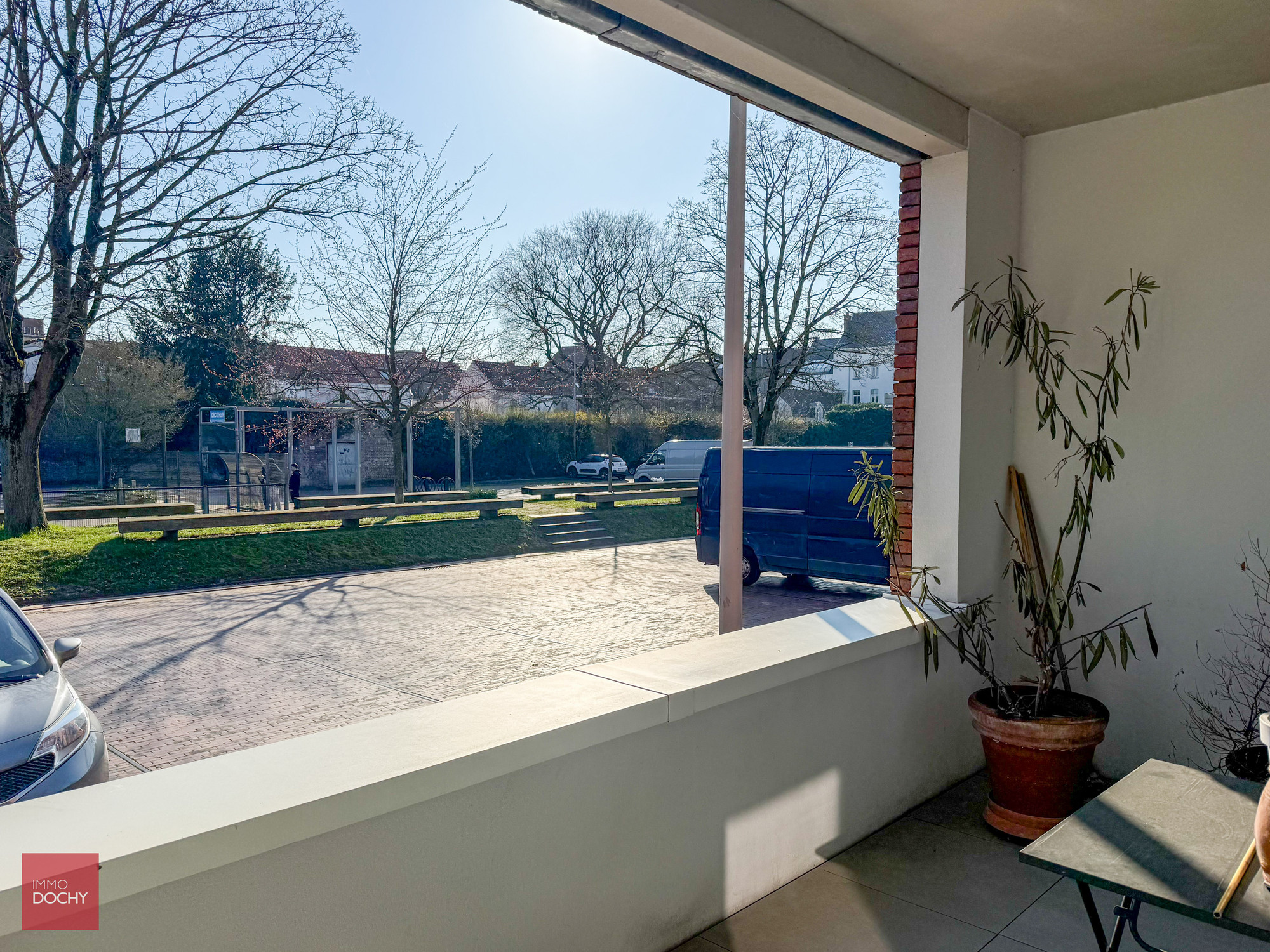 Ruim recent en energiezuinig appartement nabij Sint-Rochuskerk - foto 4