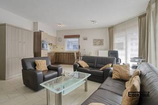 Dit instapklare appartement is gelegen aan het Sint-Petrus & Paulusplein en bevindt zich op enkele passen van het station (met alle openbaar...