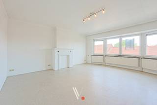 Dit appartement ligt in de het centrum van Izegem en ligt vlakbij handel, horeca en belangrijke invalswegen. Kortom, alles heb je dicht bij de...