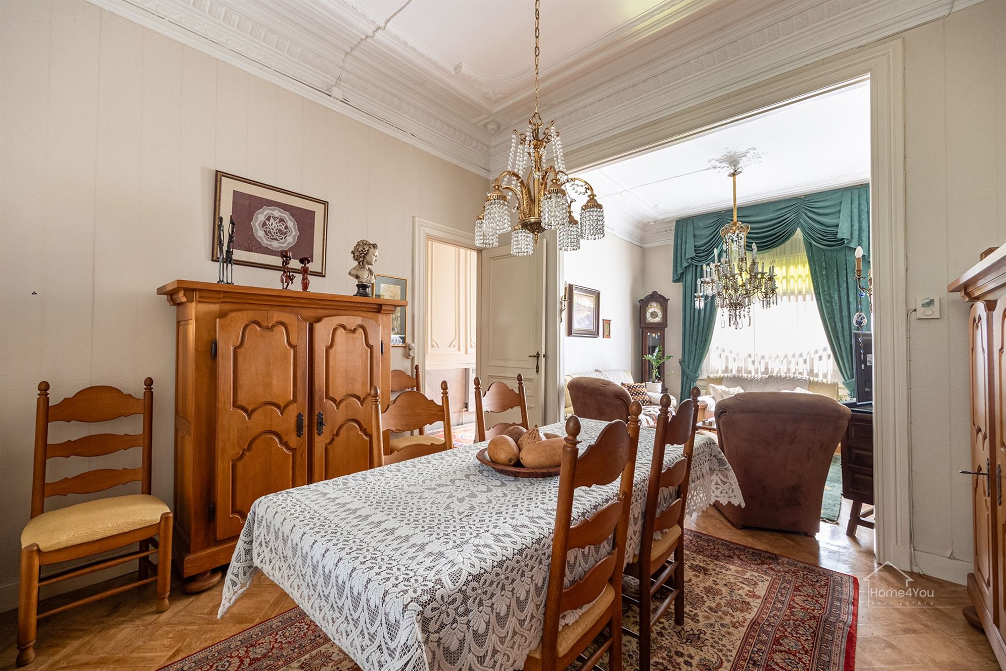 Authentiek herenhuis met 5 slaapkamers en tuin. - foto 5