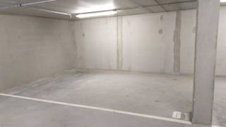 BRUSSEL - In het project Park Avenue, ideaal gelegen in het centrum van Brussel, biedt We Invest u dit lot van 3 overdekte parkings...