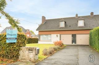 Goedgelegen, ruime degelijke halfopen woning met veel potentieel! Handige oprit en garage, mooie omheinde tuin, 4 volwaardige slaapkamers en...