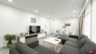 Welkom in deze charmante en gerenoveerde huurwoning met een bewoonbare oppervlakte van maar liefst 172m², rustig gelegen in een aangename...