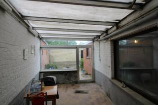 Ontdek deze te renoveren woning op een uiterst strategische ligging in Izegem, met een vlotte bereikbaarheid en tal van voorzieningen in de...