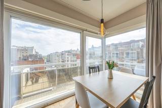 Op zoek naar een charmant en makkelijk te onderhouden appartement op een toplocatie aan zee?Ontdek dit instapklare 1-slaapkamerappartement op de 7de...