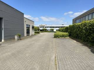 Investeringspand te koop, strategisch gelegen nabij het op- en afrittencomplex Leuven/Haasrode. Gevestigd in een modern kantoorgebouw met...