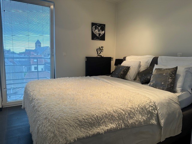 Prachtig instapklaar 2 - slpk. Afwerking met luxe - materialen. Open zicht op laan! - foto 5