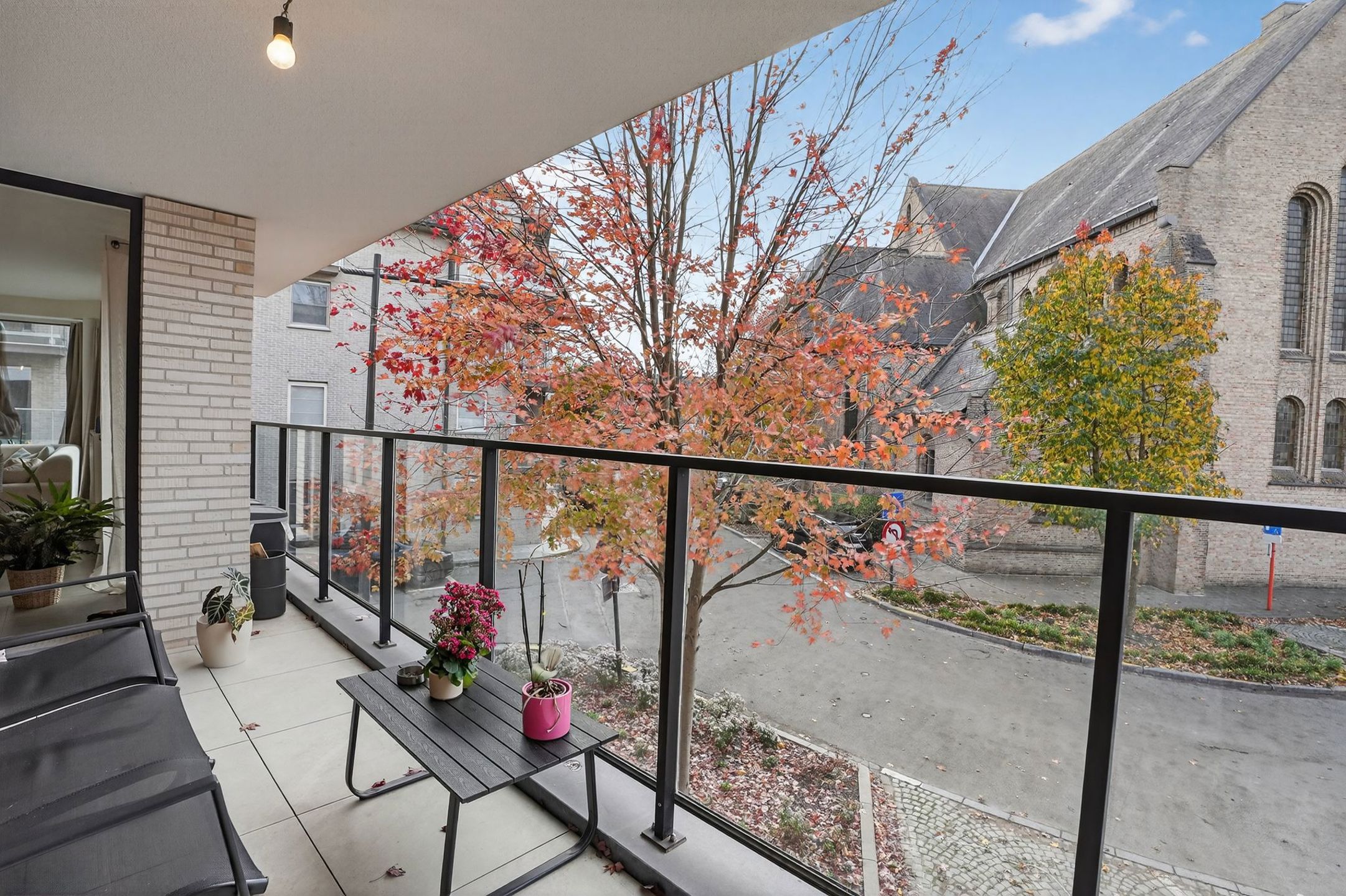 Zalig lichtrijk appartement (2024) met terras in het centrum - foto 2