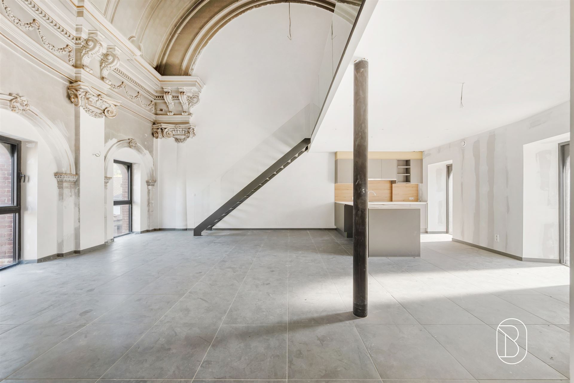 Uniek appartement in voormalige kapel in Celles - foto 4