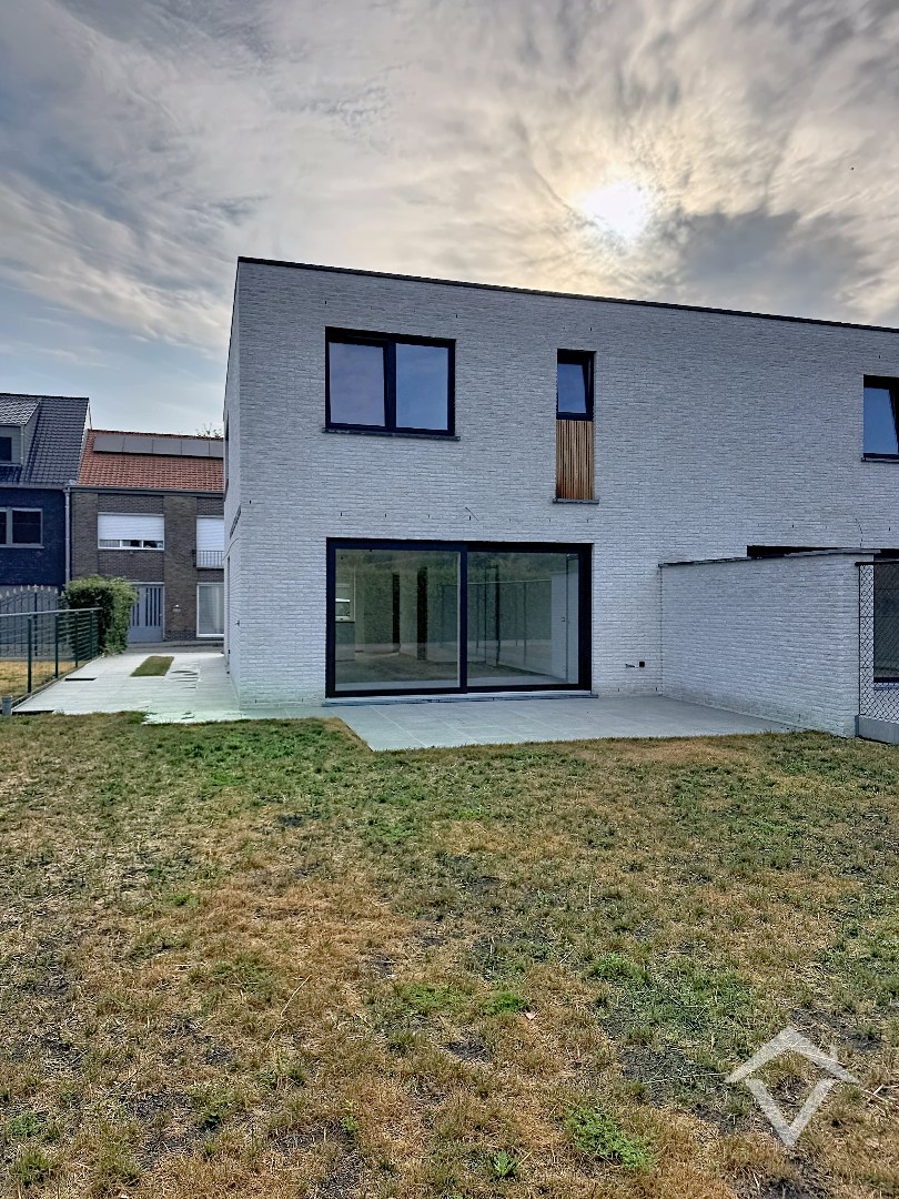 Nieuwbouwwoning met 3 slaapkamers in centrum Koekelare - foto 4