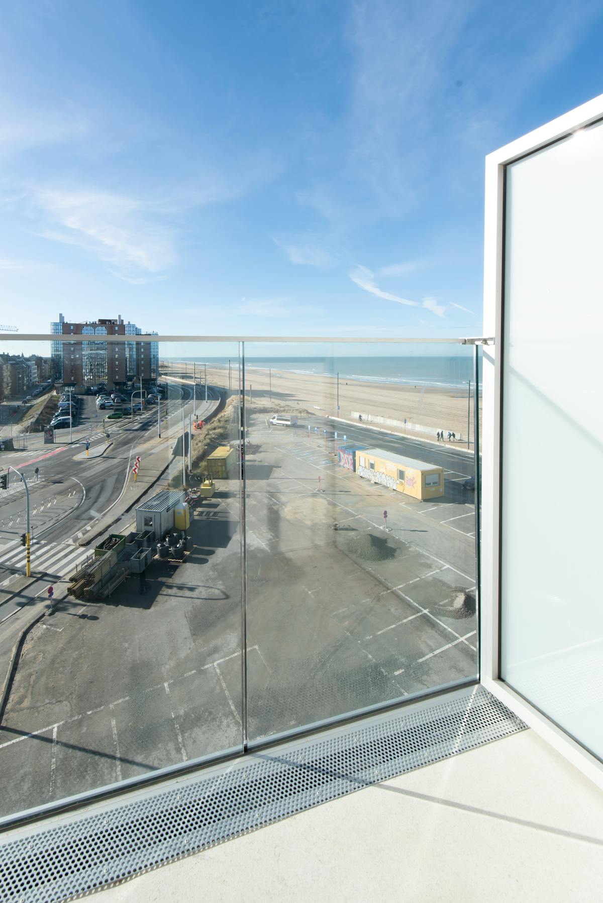 Gerenoveerd hoekappartement met prachtig open zicht - foto 5