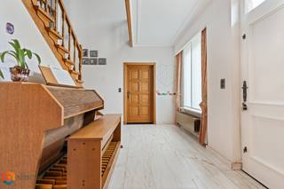 Deze verzorgde gezinswoning met 5 slaapkamers (bewoonbare opp. 297 m²) te Heist-op-den-Berg geniet een uitstekende ligging op een perceel van 1271...