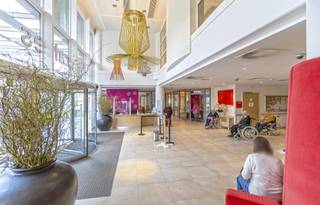 Single Room in the Résidence Les Azalées Nursing and Care HomeThis very bright single room is located on the second floor and features a living area...