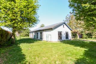 Unieke Te Renoveren Bungalow met Zicht op de Vinderhoutse Bossen – Veelzijdig Project met Potentieel! BIEDEN VANAF € 450 000Op een toplocatie in het...