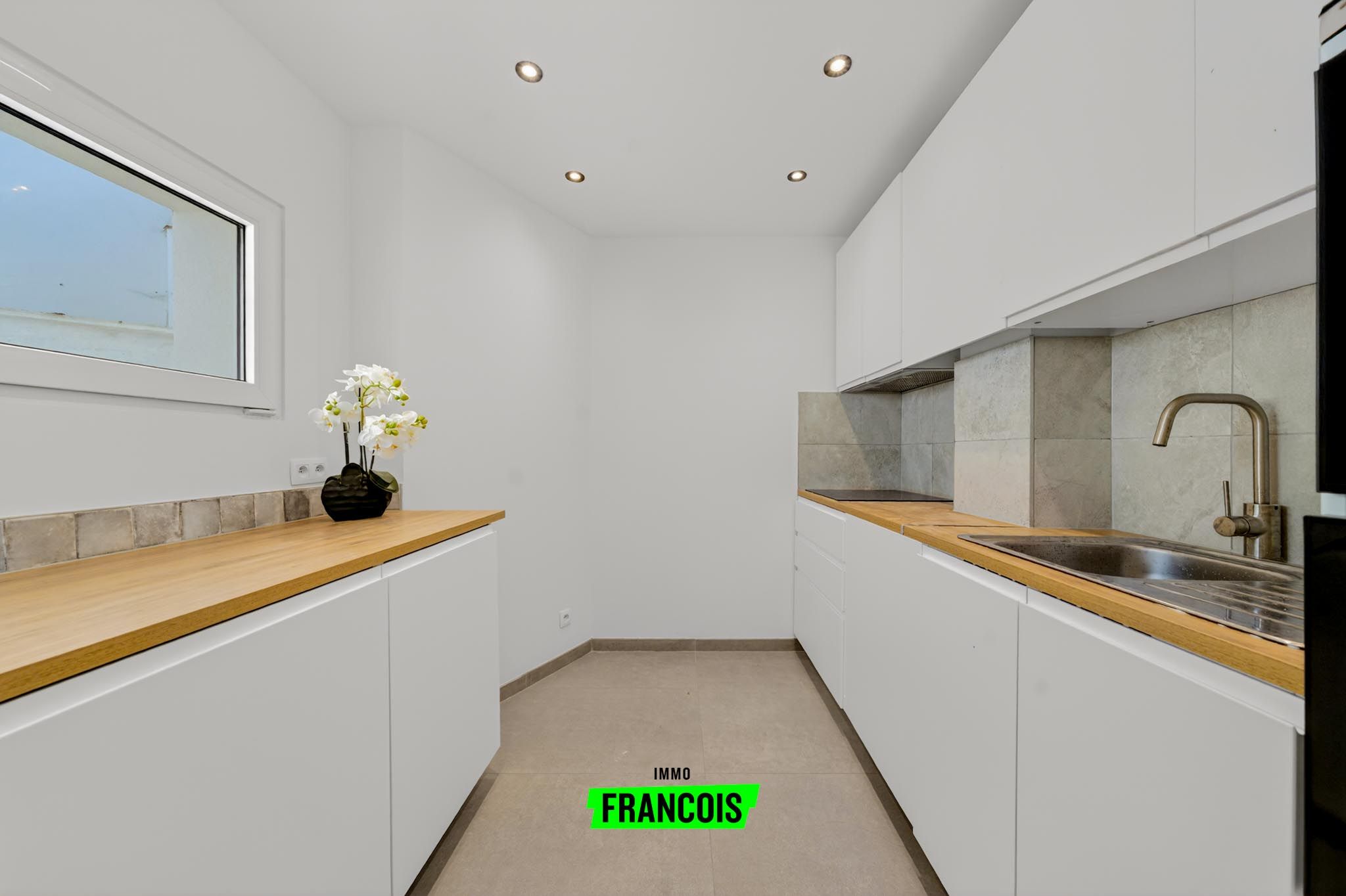 Volledig gerenoveerde en instapklare woning op een toplocatie te Oostende - foto 4
