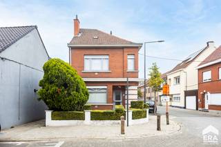 [[ DIT PAND NEEMT DEEL AAN DE ERA OPEN HUIZEN DAG OP 14/3 VAN 11:00 TOT 12:00 ]]Ben je op zoek naar een charmante woning met drie slaapkamers,...