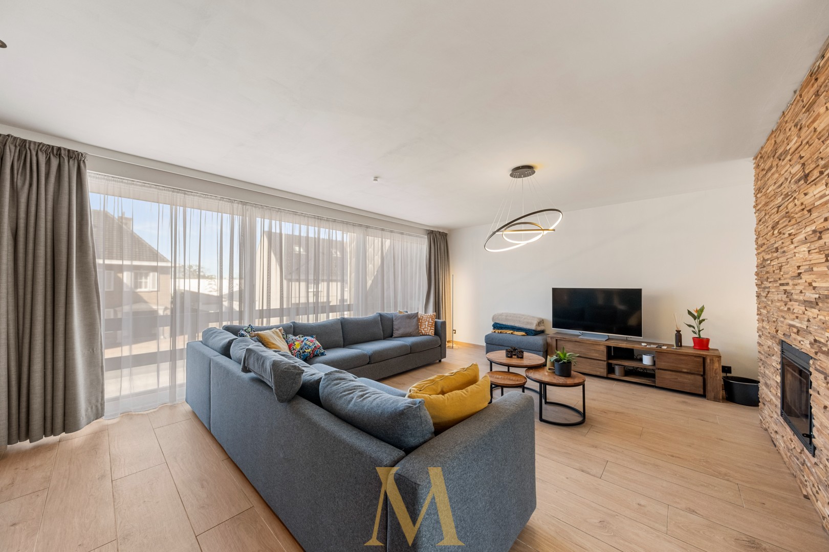 Instapklare bel-etage met 3 slaapkamers, 2 zonnige terrassen en dubbele garage nabij E40 - foto 4