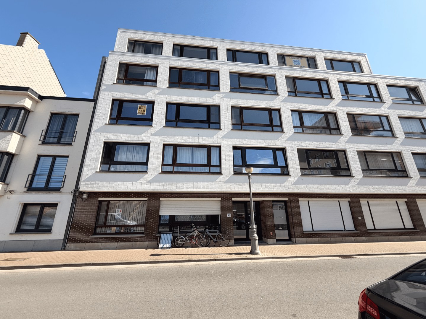 Instapklaar 2-slaapkamerappartement met zeezicht op toplocatie - foto 1