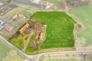 Goede bereikbaarheid richting centrum Aalter en belangrijke verbindingswegenTal van invullingsmogelijkhedenOpen en landelijk zichtVerschillende...