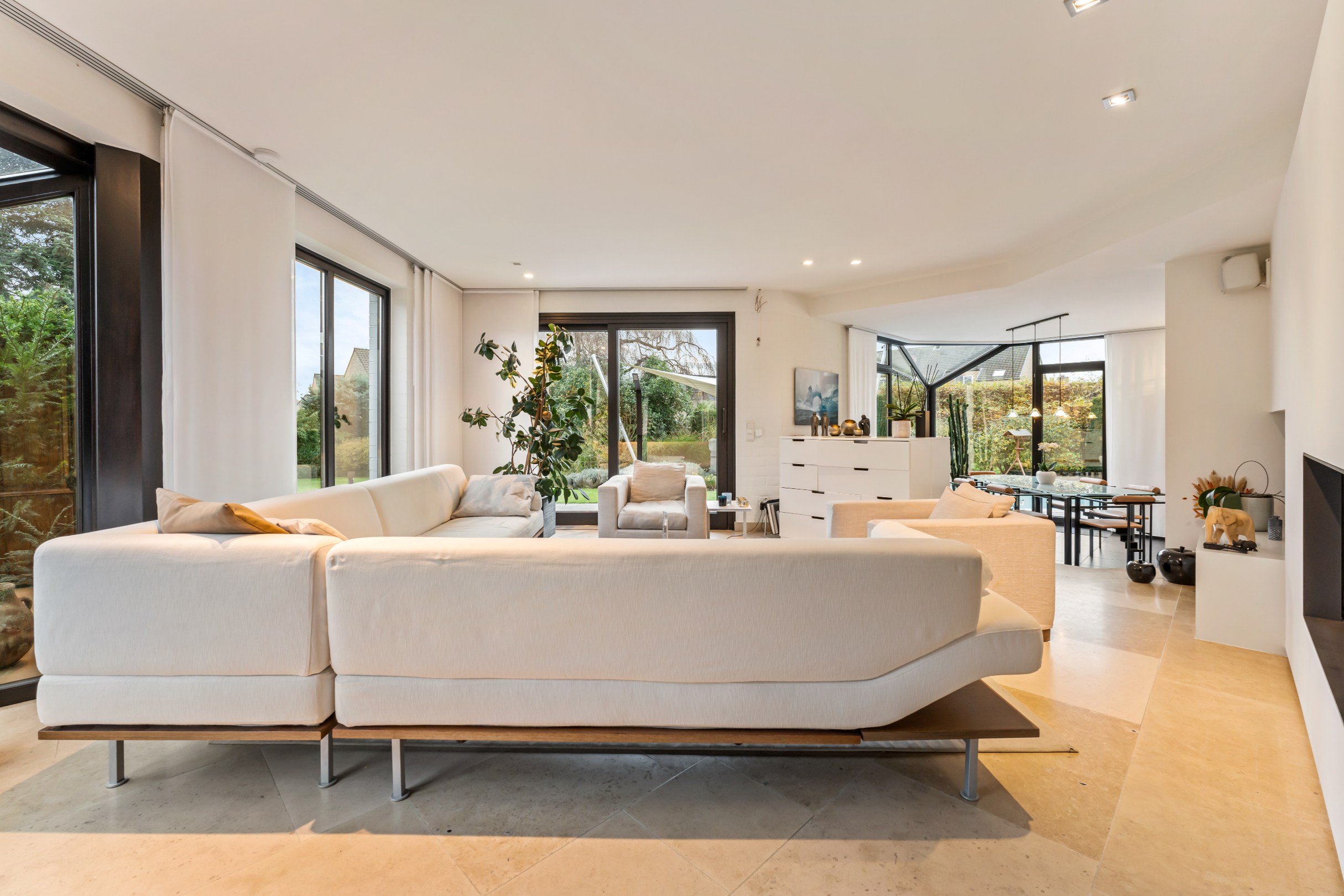 Villa met praktijkruimte en naastliggende bouwgrond - foto 5